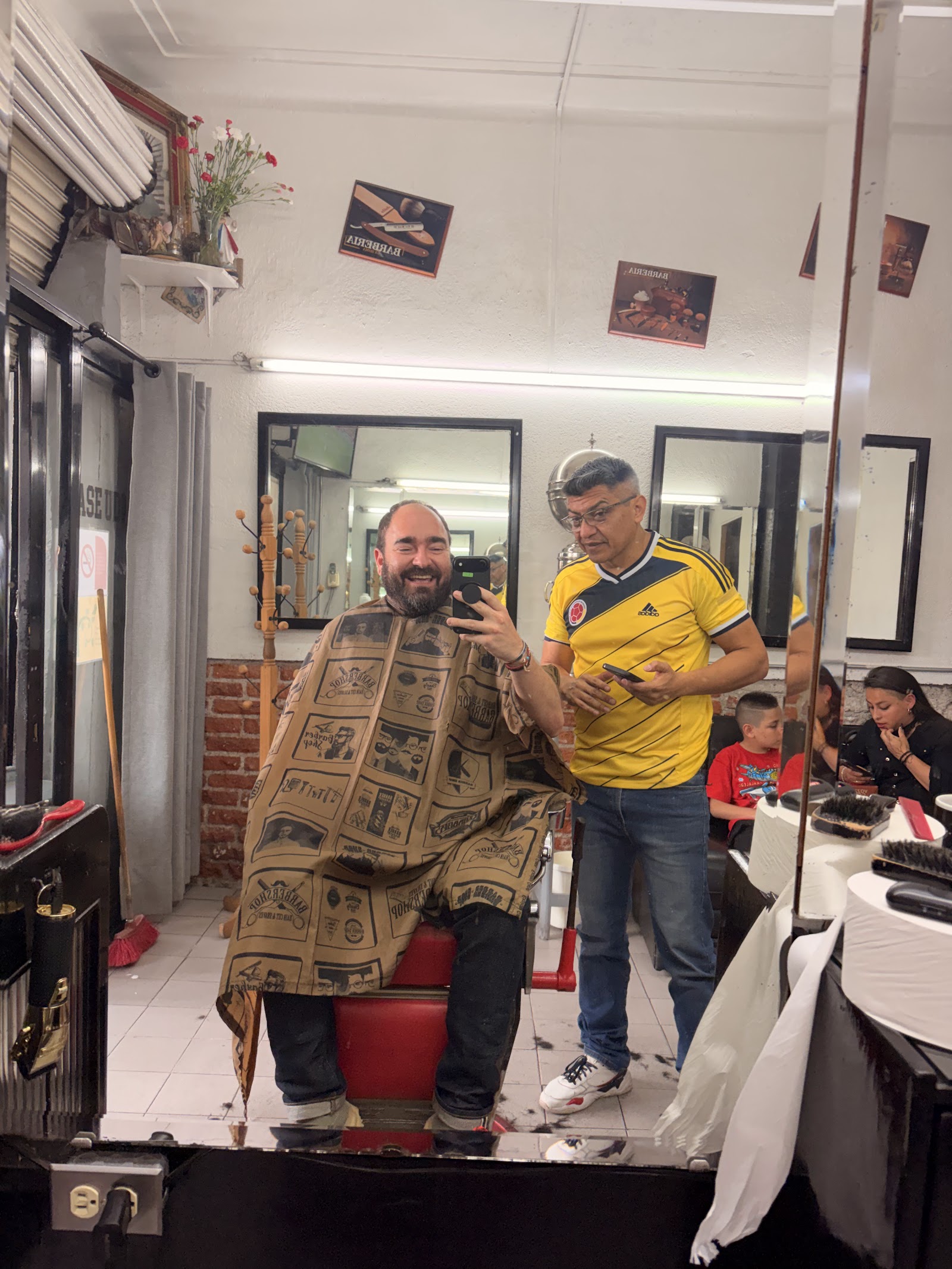 Interior de Barbería La Roma
